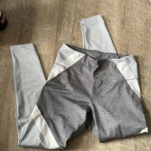Large grey white old navy workout elevate workout legging